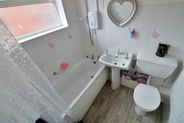 2 Bedroom Flat To Rent In Kemp Street, Fleetwood, FY7