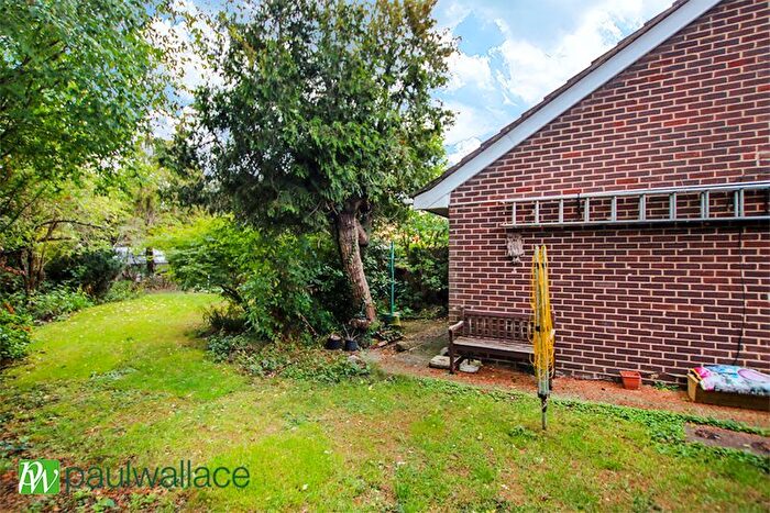 2 Bedroom Bungalow For Sale In Brandon Close, West Cheshunt, EN7