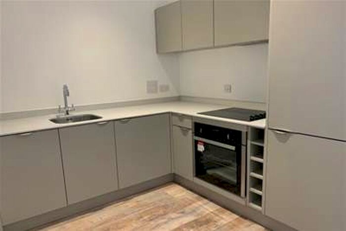 Flat To Rent In Lyndon Place, Coventry Road B26