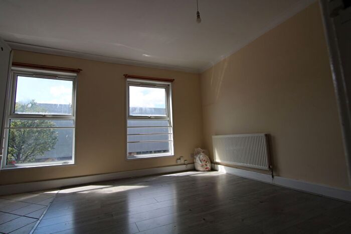 1 Bedroom Flat To Rent In Tulse Hill, SW2