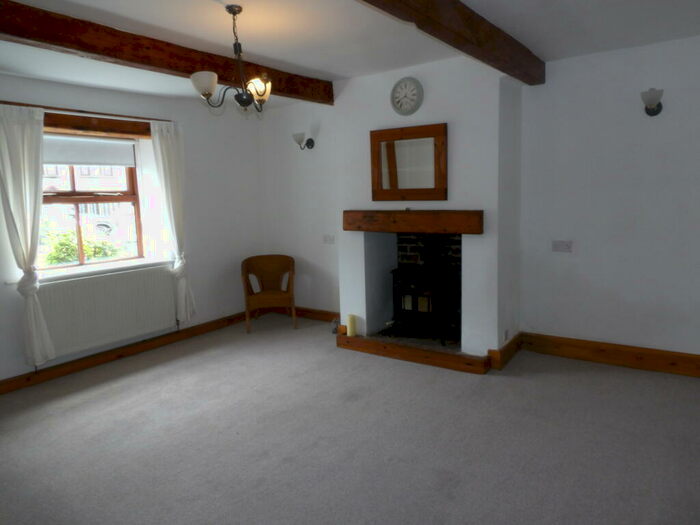 2 Bedroom House To Rent In Whalley Road, BB5