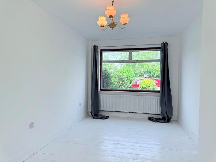 3 Bedroom Semi-Detached House To Rent In West Molesey, Surrey, KT8