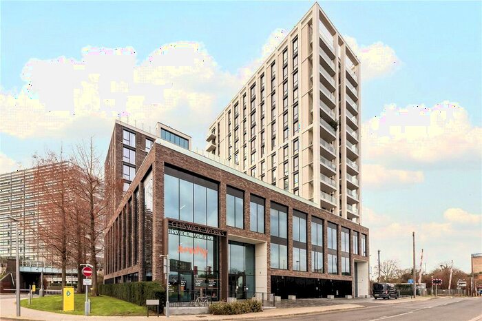 3 Bedroom Flat To Rent In Bollo Lane, London, W4