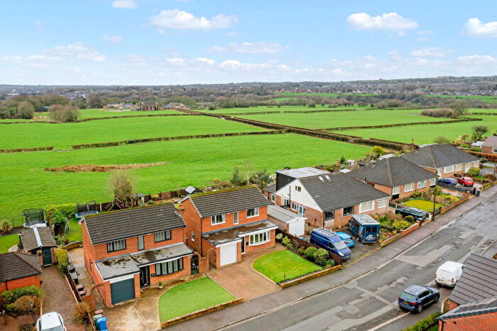 4 Bedroom Detached House For Sale In Springside Road, Bury, BL9
