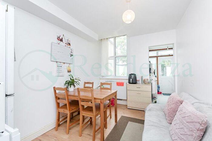 4 Bedroom Terraced House To Rent In Park Avenue, Mitcham, CR4