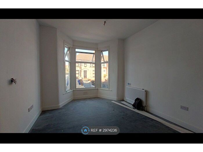 1 Bedroom Flat To Rent In Wellwood Road, Ilford, IG3