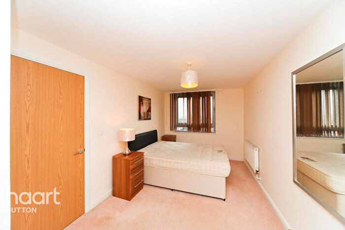 2 Bedroom Apartment For Sale In Aspects Throwley Way, Sutton, SM1