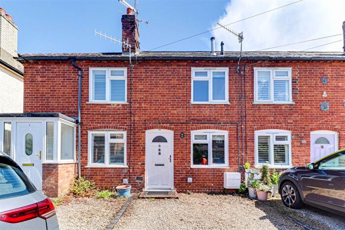 2 Bedroom Property To Rent In Summers Road, Godalming, GU7