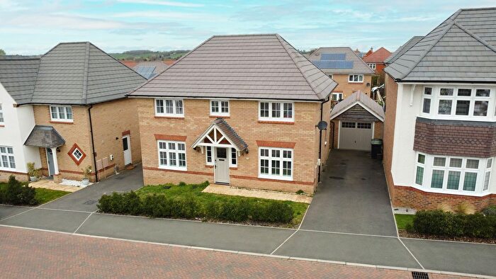 4 Bedroom Detached House For Sale In Odell Way, Shefford, SG17