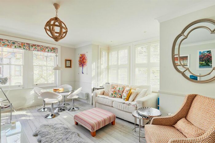 1 Bedroom Flat To Rent In Fauconberg Road, Chiswick, W4