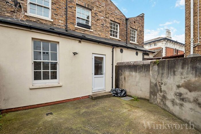 1 Bedroom Flat To Rent In New Cross Road, London, SE14