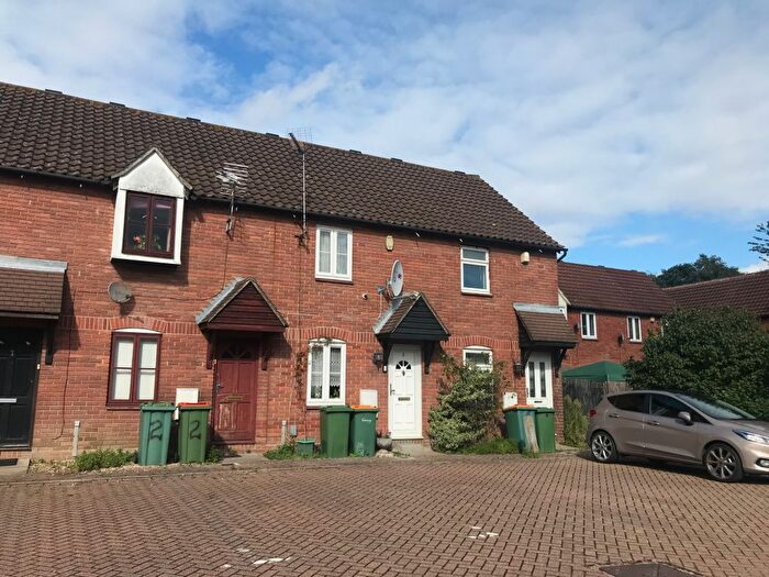 2 Bedroom Mews To Rent In Teal Close, West Beckton, London, E16