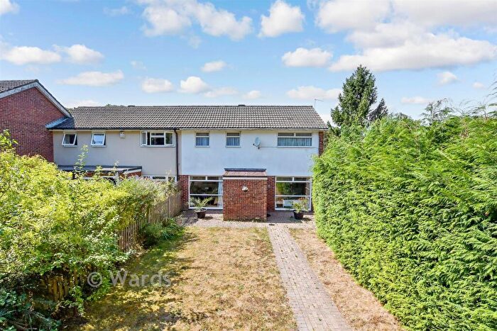 3 Bedroom End Of Terrace House For Sale In Reculver Walk, Maidstone, Kent, ME15