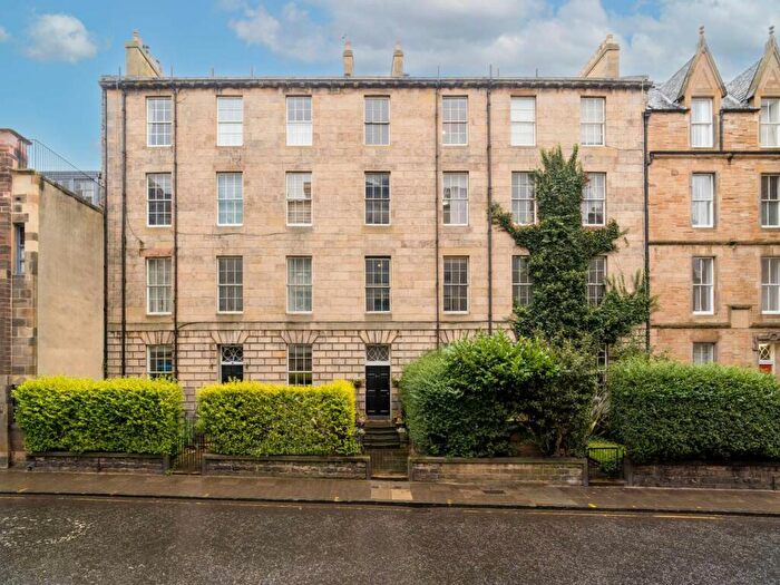 3 Bedroom Flat To Rent In Duke Street, Leith, Edinburgh, EH6
