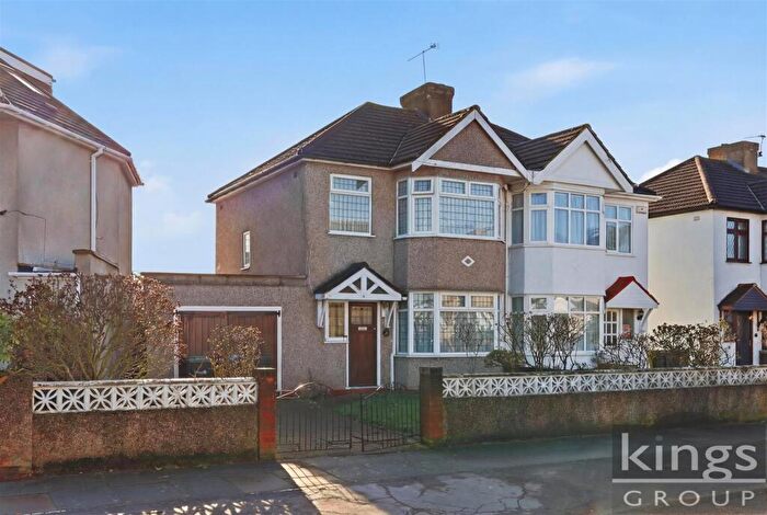 3 Bedroom Semi Detached House For Sale In Boleyn Avenue, Enfield, EN1