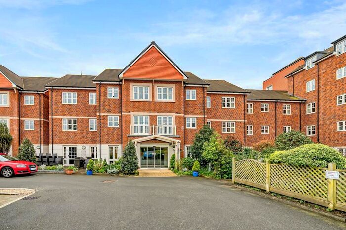 2 Bedroom Apartment For Sale In Swift House, St. Lukes Road, Maidenhead, Berkshire, SL6