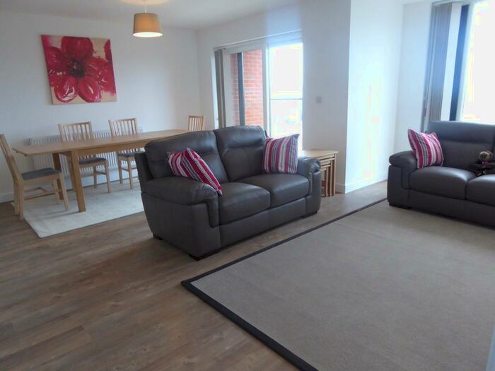 2 Bedroom Apartment To Rent In Oscar Wilde Road, Reading, RG1