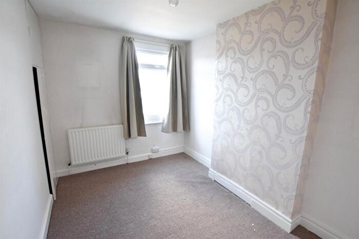 2 Bedroom End Of Terrace House To Rent In Waterloo Crescent, Wigston, LE18