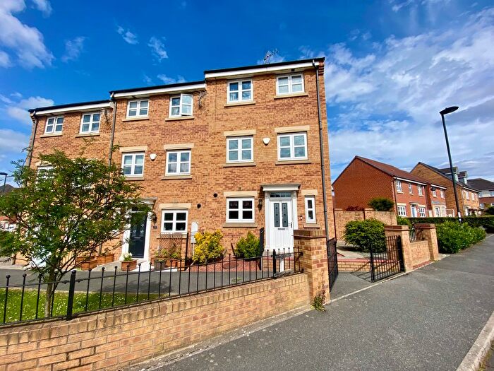 4 Bedroom Town House To Rent In Dukesfield, Newcastle Upon Tyne, NE27