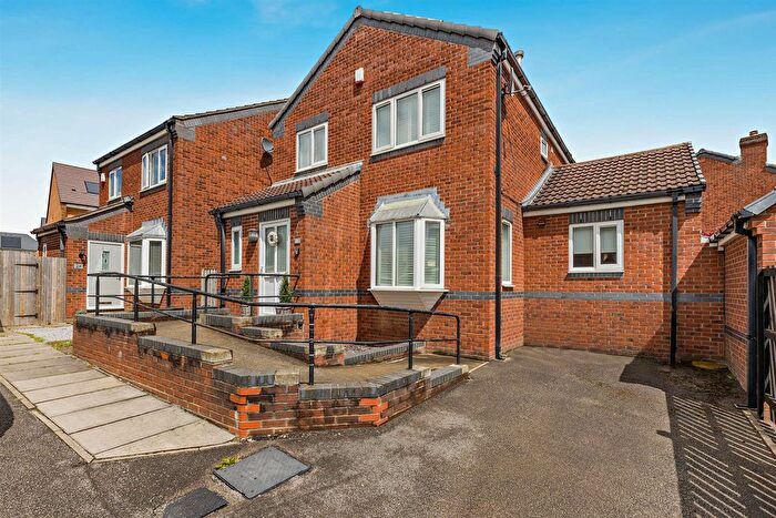 4 Bedroom Detached House For Sale In Woodlands Drive, East Ardsley, Wakefield, WF3