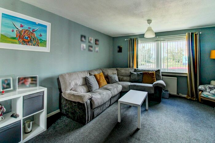 3 Bedroom Terraced House For Sale In Peveril Rise, Livingston, EH54