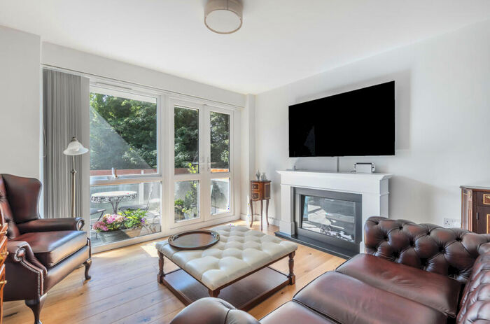 2 Bedroom Apartment To Rent In Jameson Lodge, Shepherds Hill, Highgate, N6
