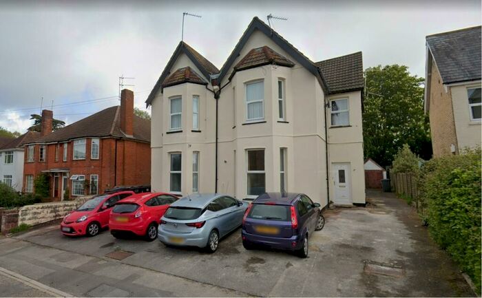 2 Bedroom Flat To Rent In - Drummond Road, Bournemouth, BH1