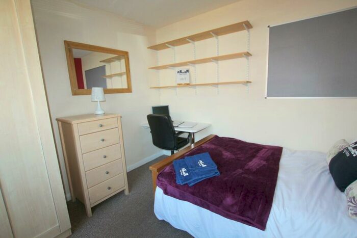 5 Bedroom Terraced House To Rent In Kingsland Avenue, Kingsthorpe, NN2