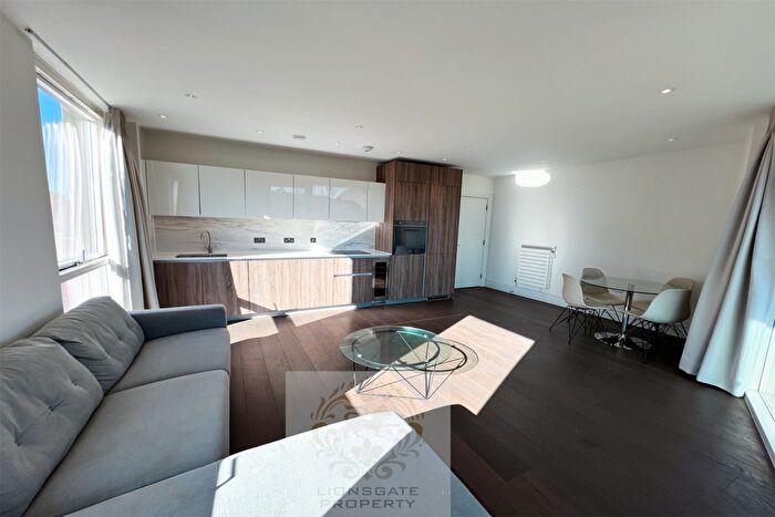 2 Bedroom Apartment To Rent In Queenshurst Square, Kingston, KT2