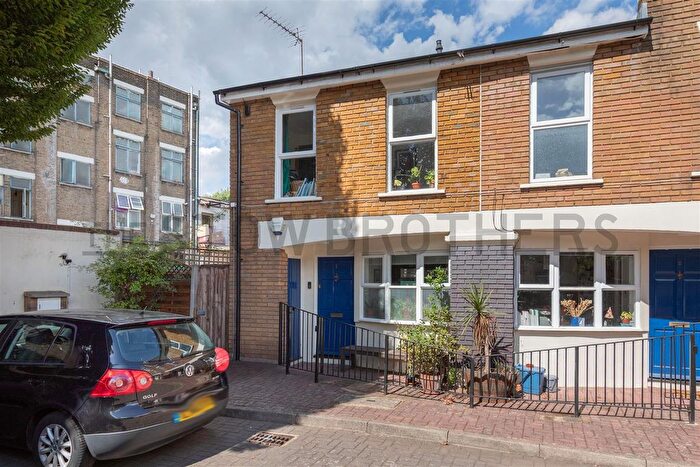 2 Bedroom End Terrace House To Rent In Chester Crescent, London, E8