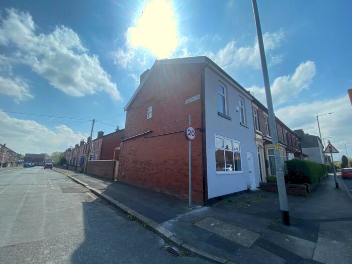 4 Bedroom House To Rent In Moor Road, Chorley, PR7