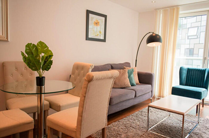 1 Bedroom Apartment To Rent In Duckman Tower, Canary Wharf, E14