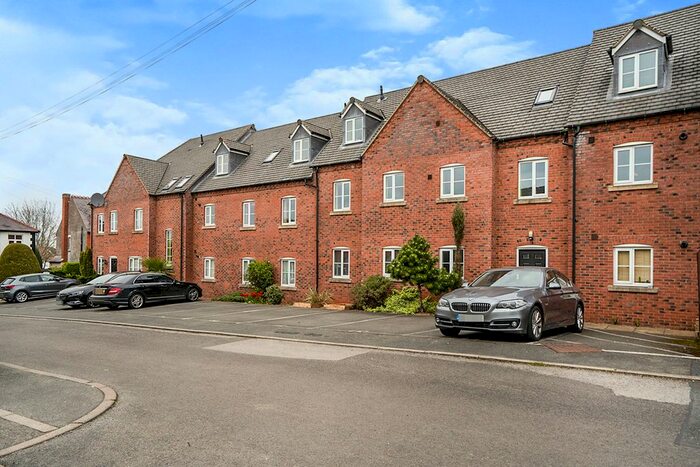 2 Bedroom Flat To Rent In Garden Road, Hinckley, Leicestershire, LE10