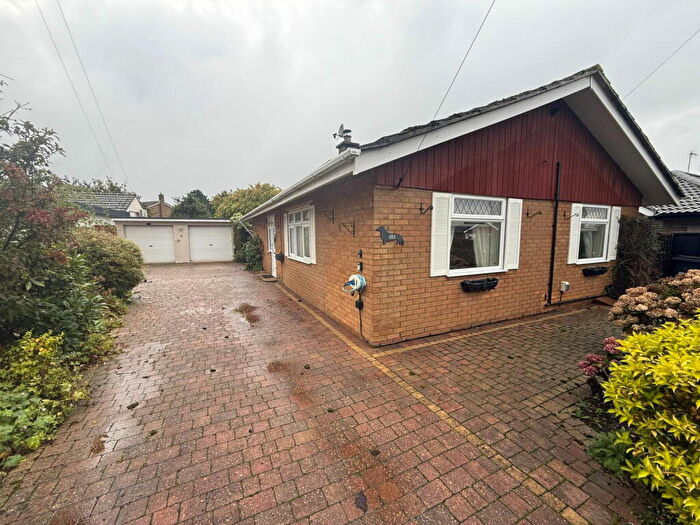 2 Bedroom Detached Bungalow For Sale In Castle Rise, Belmesthorpe, PE9