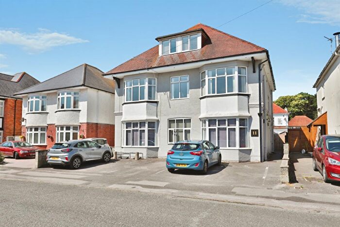 2 Bedroom Flat For Sale In Southern Road, Bournemouth, BH6