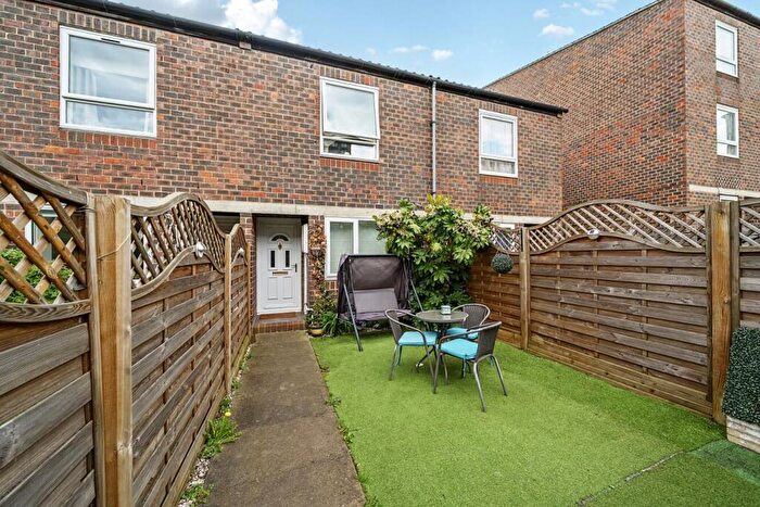 3 Bedroom Terraced House For Sale In Hocket Close, Deptford, London, SE8