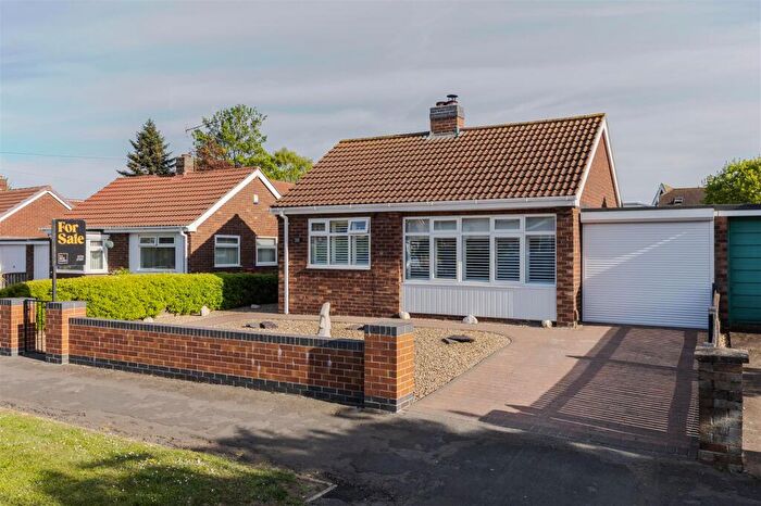 3 Bedroom Bungalow For Sale In Glanford Road, Scunthorpe, DN17