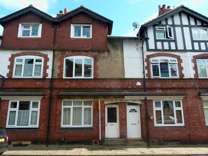 1 Bedroom Flat To Rent In Hawthorn View, Leeds, West Yorkshire, Uk, LS7