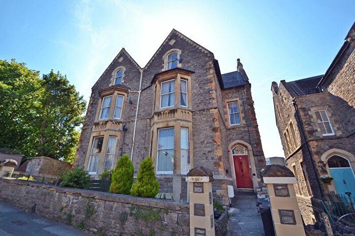 2 Bedroom Flat To Rent In Victoria Road, Clevedon, BS21