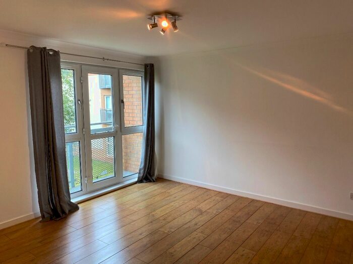 2 Bedroom Flat To Rent In Stenhouse Gardens, Stenhouse, Edinburgh, EH11