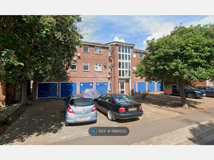 1 Bedroom Flat To Rent In Whernside Close, London, SE28