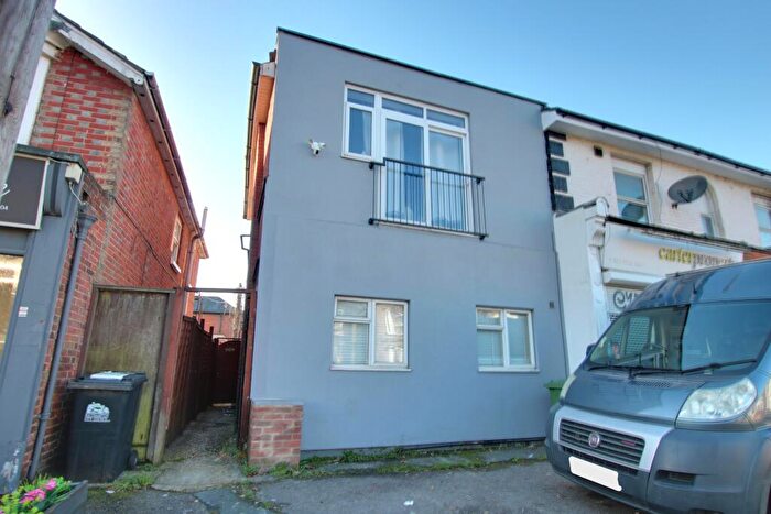 3 Bedroom Flat For Sale In Shirley, Southampton, SO15
