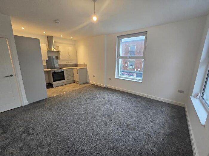 1 Bedroom Apartment To Rent In Wood Street, Ashton-Under-Lyne, OL6