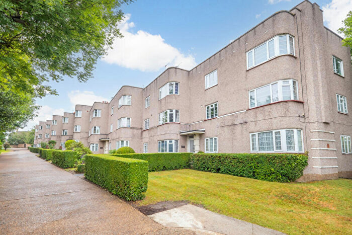 2 Bedroom Apartment For Sale In Sutton Common Road, Sutton, London, SM1