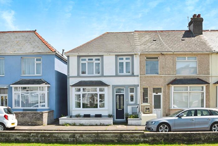3 Bedroom End Of Terrace House For Sale In Poplar Avenue, Porthcawl, CF36