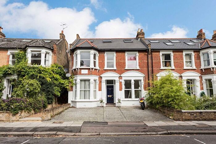 3 Bedroom Flat To Rent In Kings Road, Wimbledon, SW19