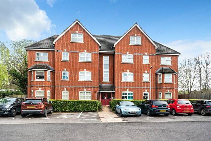 2 Bedroom Penthouse To Rent In St Francis Close, Crowthorne, RG45