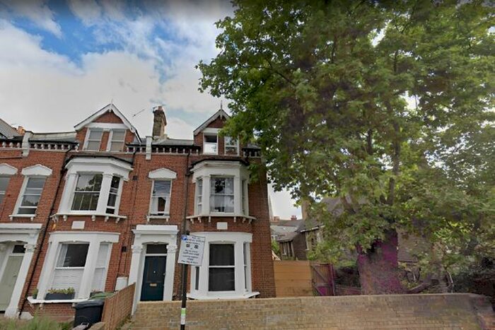 1 Bedroom Flat To Rent In Burton Road, Brixton, SW9