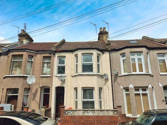3 Bedroom Terraced House To Rent In Chesterton Terrace, London, E13