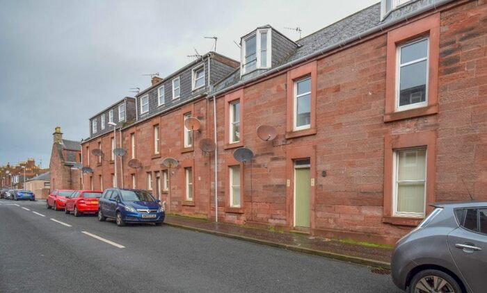 2 Bedroom Flat To Rent In Fergus Square, Arbroath, Angus DD11